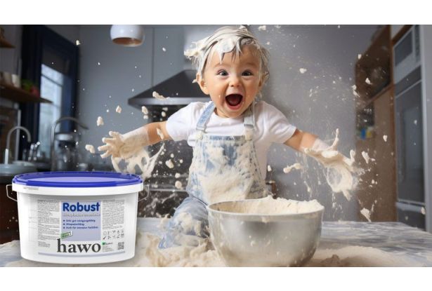 Kleinkind in einer Küche - vor ihm eine Schüssel mit Teig - das Kind lacht und hat den flüssigen Teig an den Händen - es schleudert jede Menge Teig durch die Luft - Abbildung eines Eimers hawo Robust