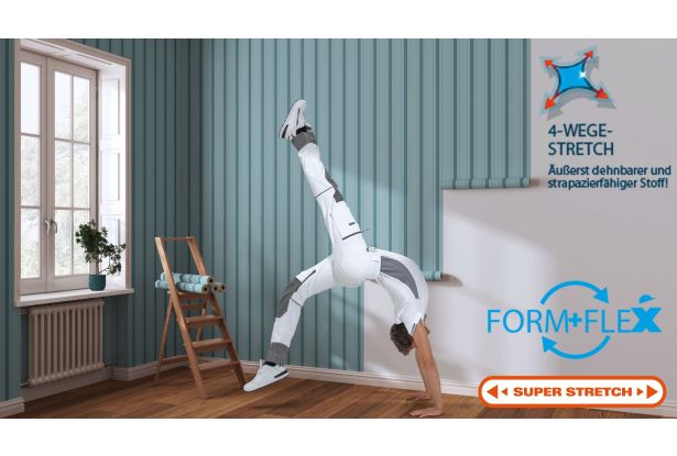 Maler vor einer halb Tapezierten Wand und schwingt ein Bein hinter sich, wie beim FlickFlack, nur das ein Bein fast schon wieder den Boden ber&uuml;hrt, w&auml;rend das andere Bein noch in die Luft gestreckt ist. Schriftzug SuperStrecht und FormFlex