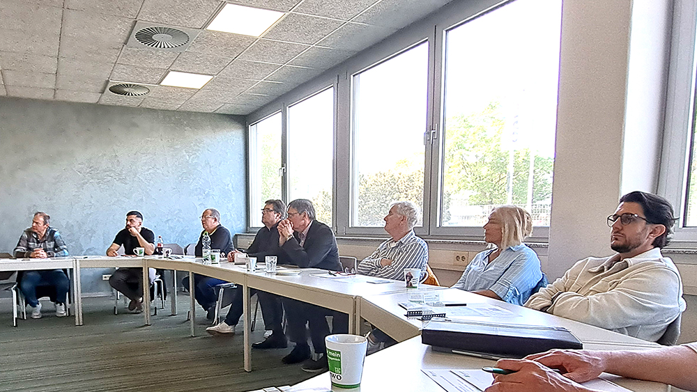 Teilnehmer bei der Schulung Anschl&uuml;sse in WDV-Systemen und Einbau von Fensterb&auml;nken